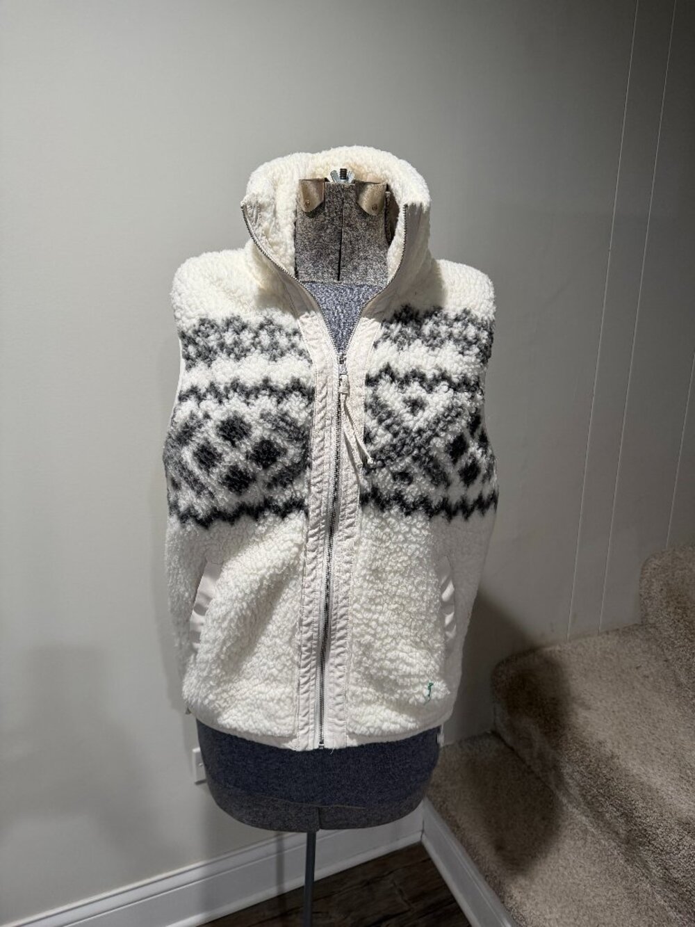 Abercrombie & Fitch Sherpa Fleece Vest White Fair Isle | Size M | Cozy Zip Vest